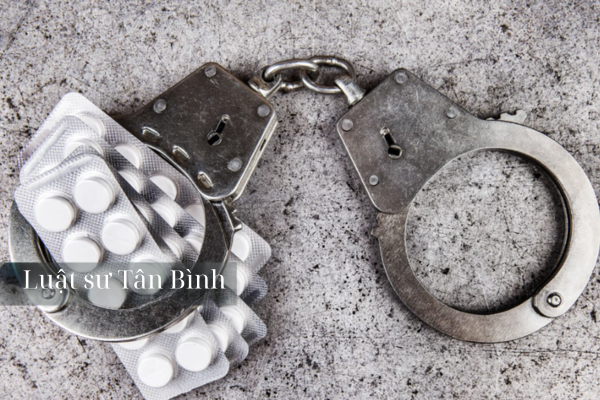 Buôn lậu thuốc tân dược qua biên giới.